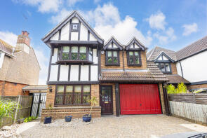 12, Mountdale Gardens, Leigh-on-sea SS9 4AU
