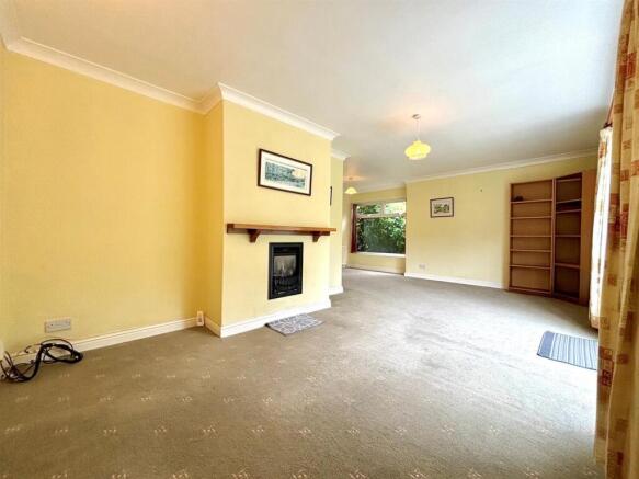 4 bed Detached for sale Image 7