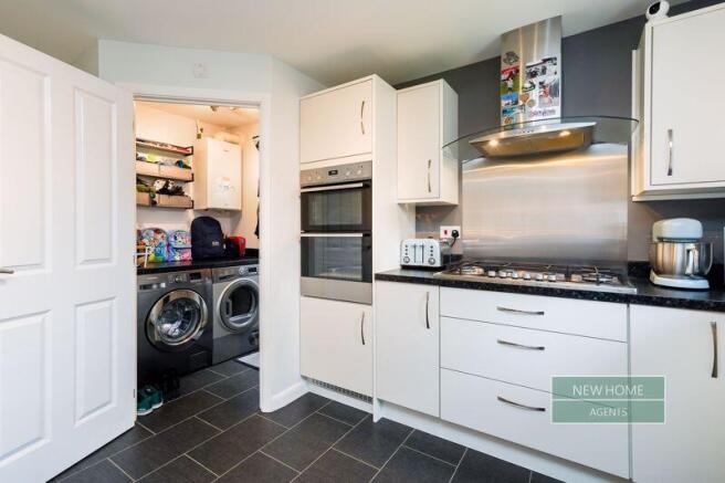 4 bed Detached for sale Image 8