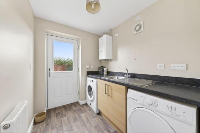 3 bed Semi-Detached for sale Image 10