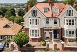 Flat 6, 2, Cornwall Gardens, Brighton BN1 6RJ