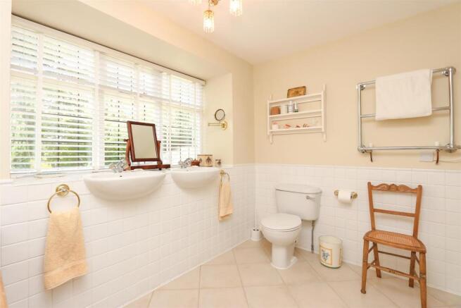 Bathroom.jpg