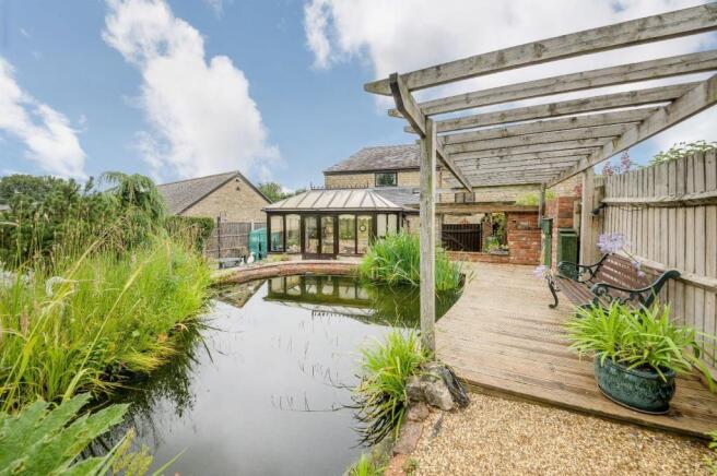 Decking view to house.jpg