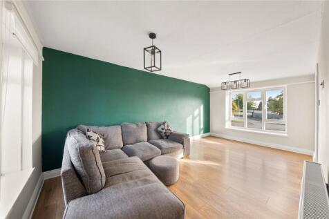 Milne Way, Harefield, Uxbridge, UB9