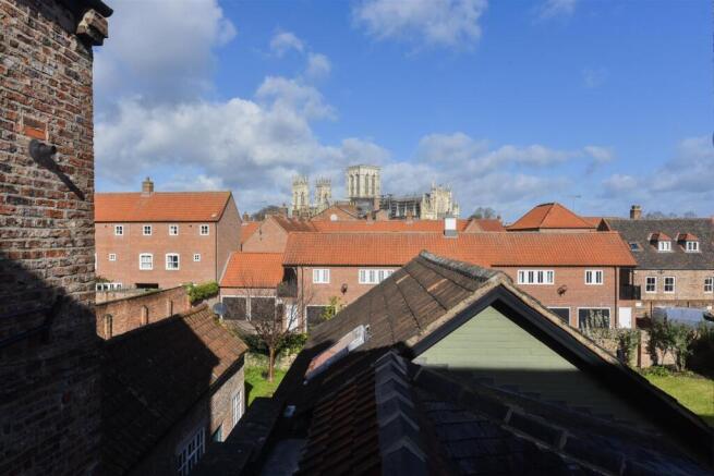2 bed Flat to rent Image 5