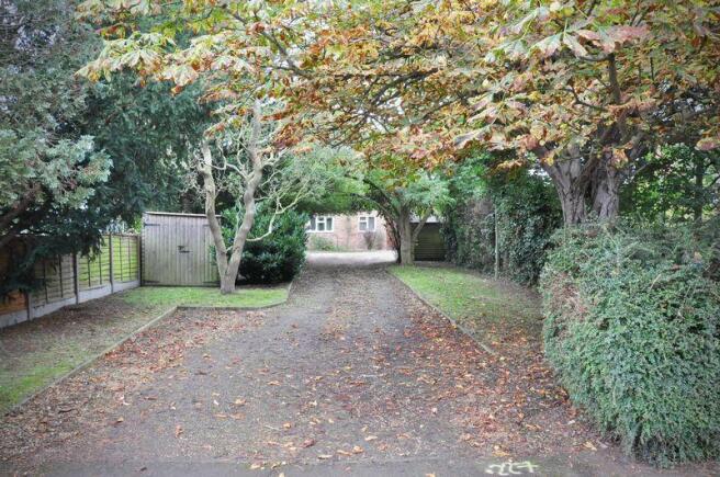 Driveway/Entrance