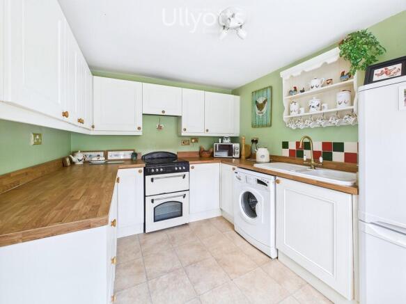 3 bed Terraced for sale Image 5