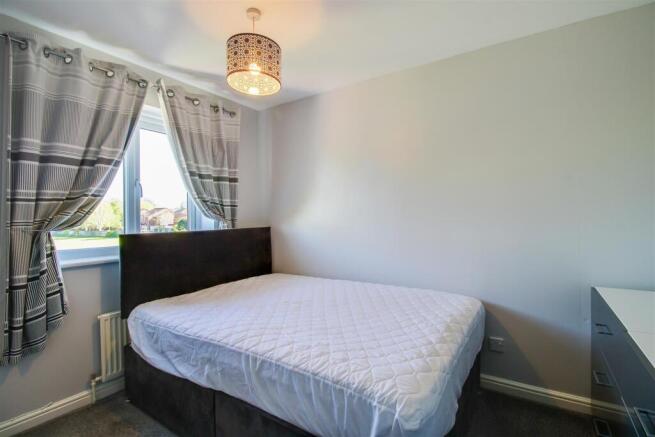 4 bed Detached for sale Image 11