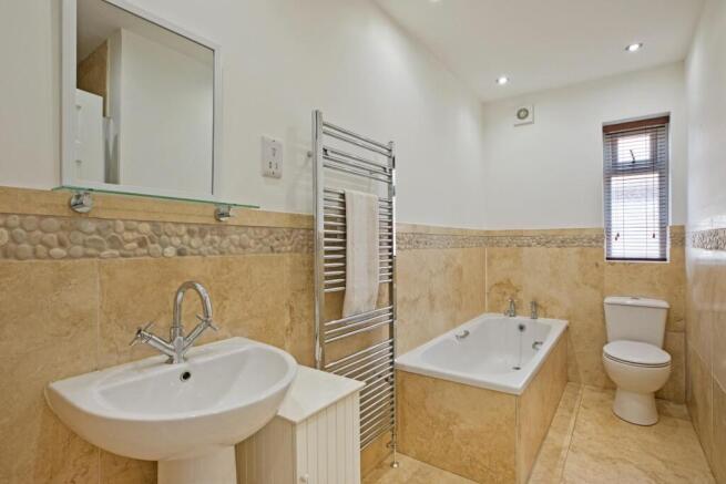 3 bed Semi-Detached for sale Image 9