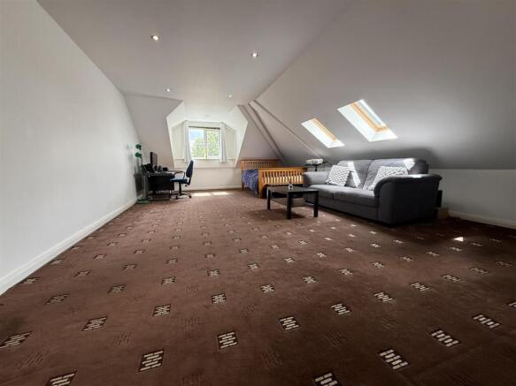 2 bed Apartment for sale Image 10