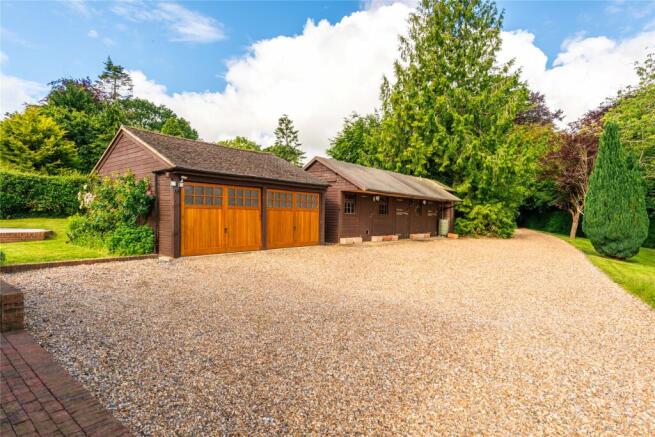 Dbl Garage/Pig House