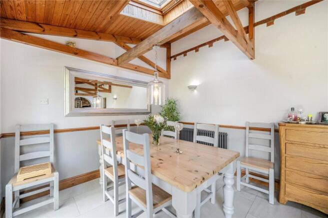 5 bed Detached for sale Image 6