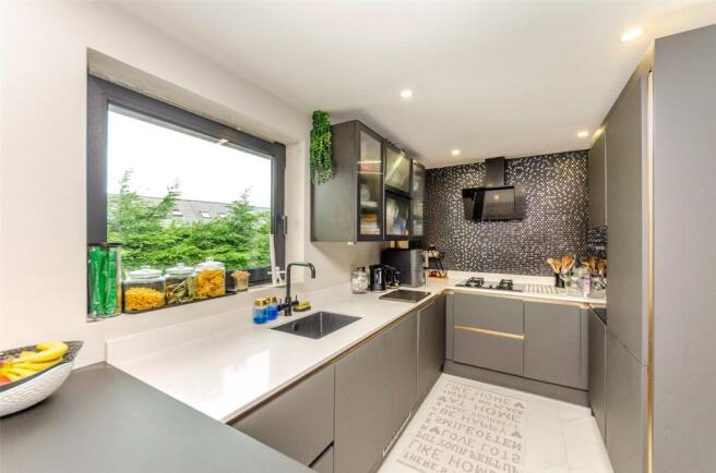 Tan Yr Allt Avenue, Mochdre, Colwyn Bay, Conwy, LL28 photo 4