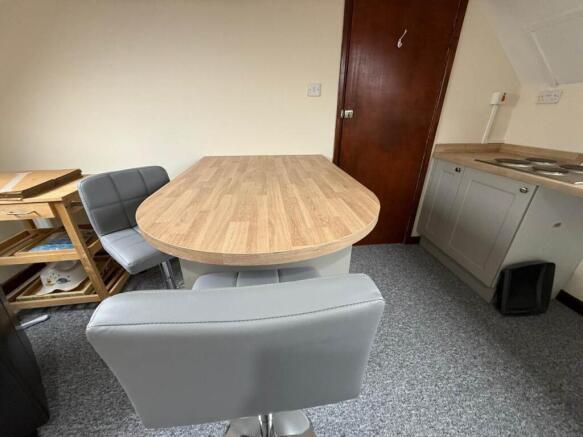 OPEN PLAN KITCHEN/LI