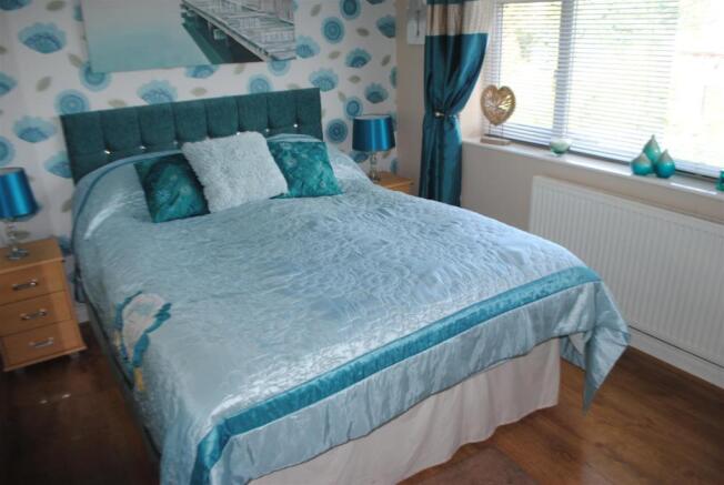bed2,60.JPG