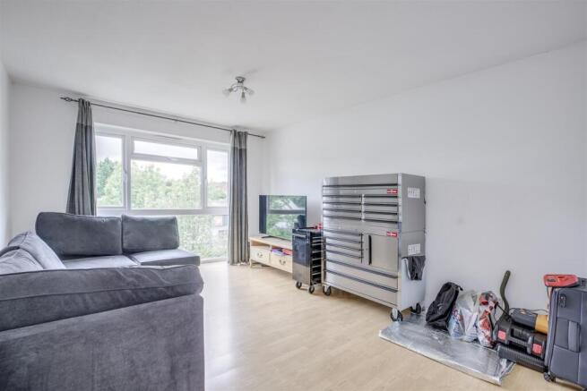 3 Kaybridge Close, HP13 7HF-5.jpg