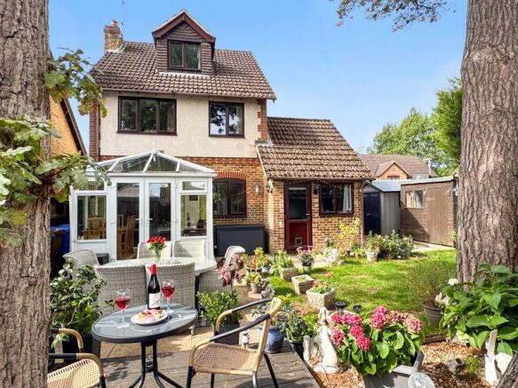 Gibbons Close, Sandhurst photo 4