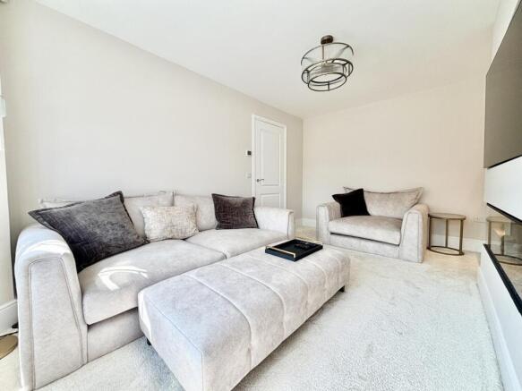 4 bed Detached for sale Image 4