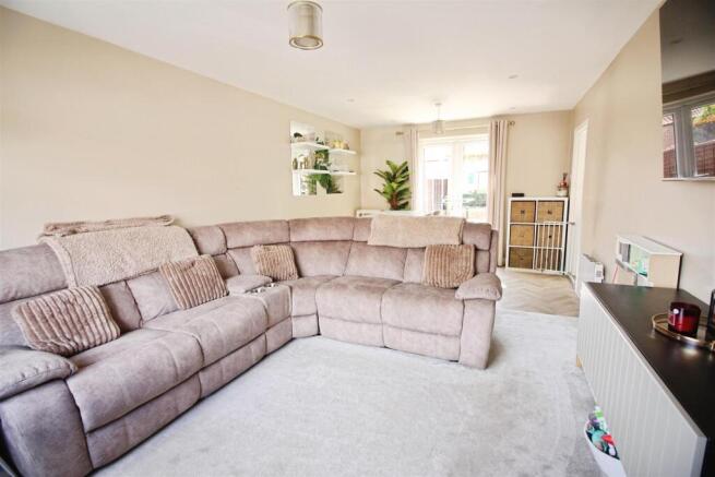 3 bed Semi-Detached for sale Image 5