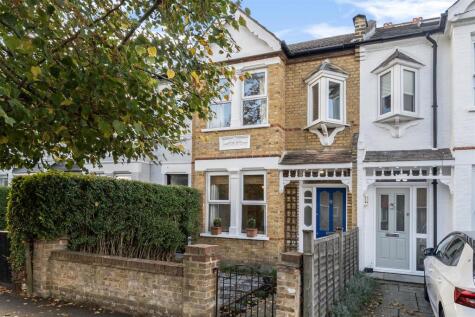 Carlton Park Avenue, Raynes Park