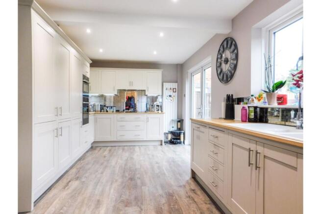 Kitchen/Dining Room