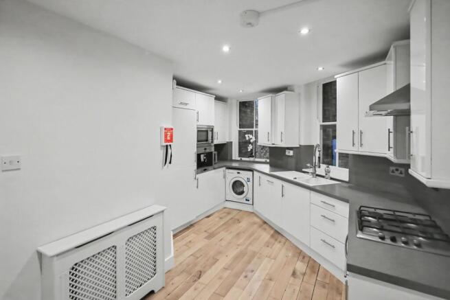 87 Clarence Gate Gardens, Glentworth Street, Marylebone, London NW1 6QP
