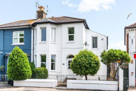 South Street, Worthing, BN14