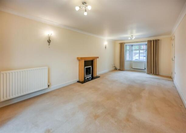 11 Long Croft-16.jpg