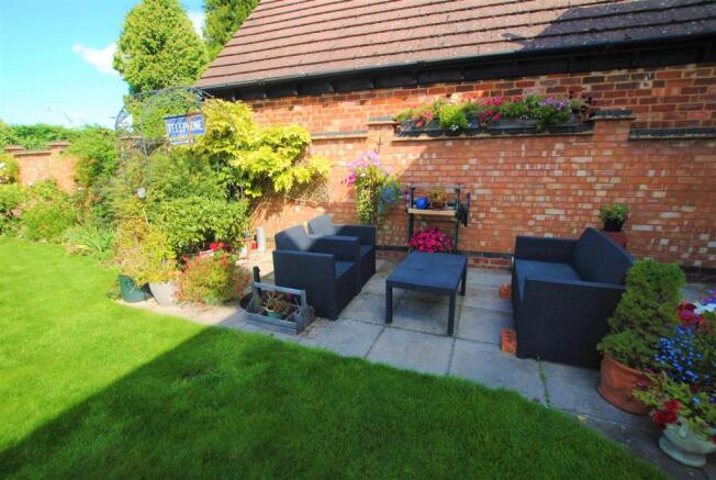 High garden patio.jpg