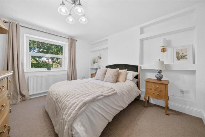 4 bed Semi-Detached for sale Image 12