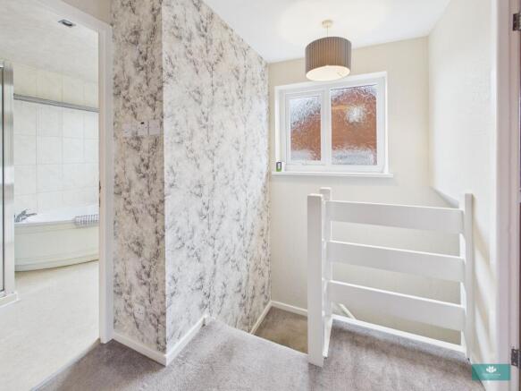 3 bed Semi-Detached for sale Image 10