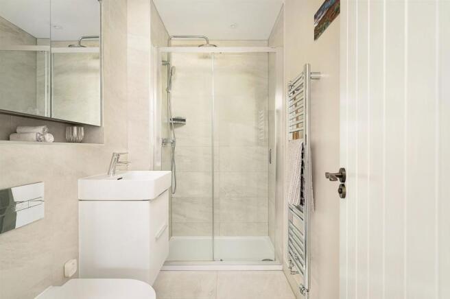 Bedroom 1 En-suite