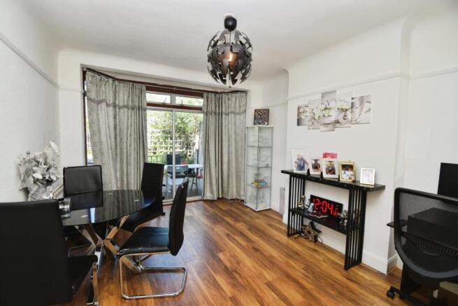 Lounge/Dining Room