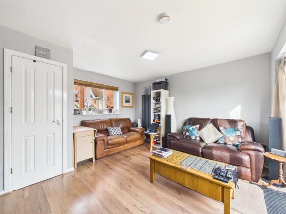 Marlstone Drive, Churchdown, Gloucester, Gloucestershire, GL3 photo 4
