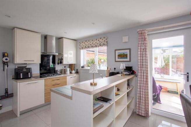 1_Longbridge_Close-7.jpg