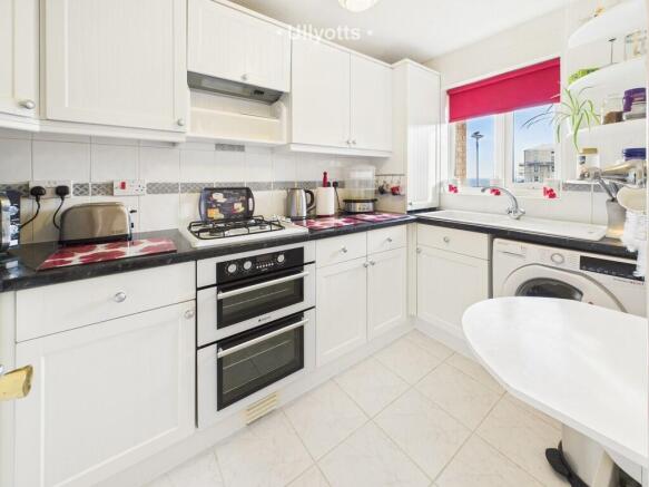 2 bed Apartment for sale Image 7