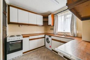 Flat 3, Boundary House Goschen Estate, Bethwin Road, London SE5 0YB