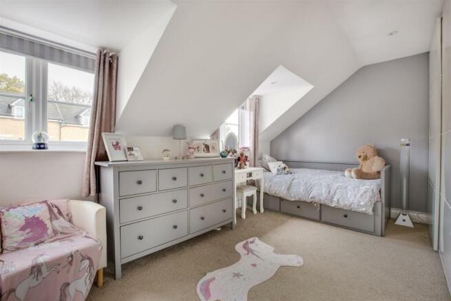 7 Red Kite Way, HP13 5SF-1.jpg