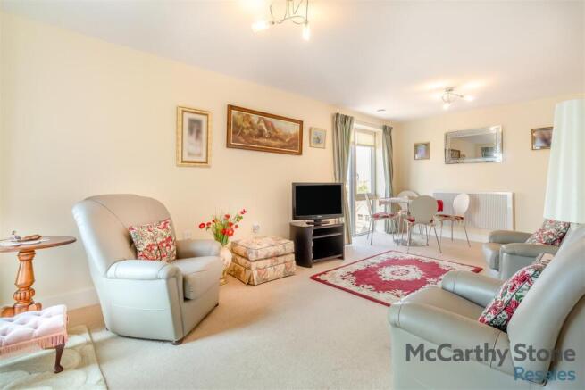 8698315-interior11.jpg