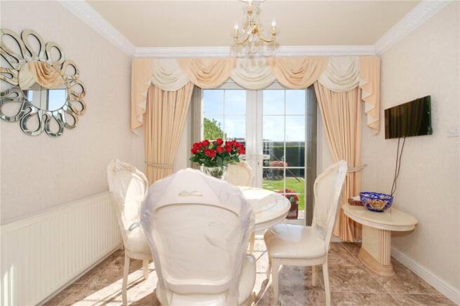 3 bed Semi-Detached for sale Image 11