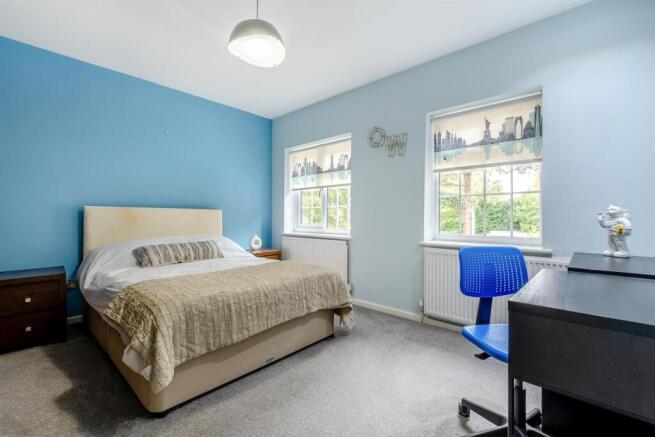 8660437-interior46.jpg