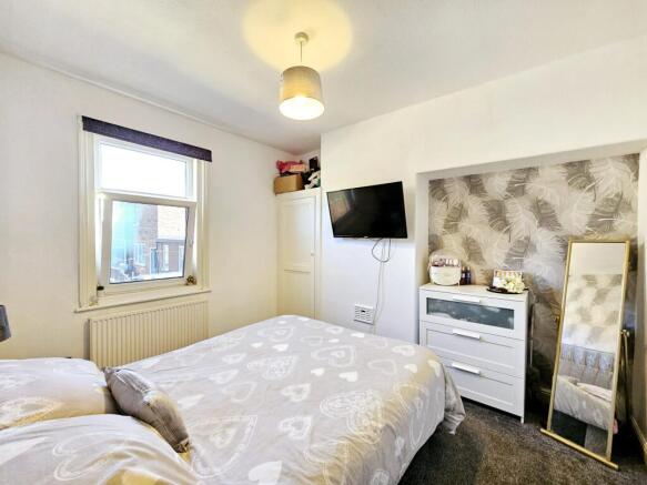 3 bed Terraced for sale Image 8