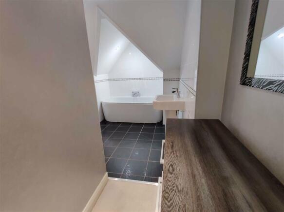 LUXURY BATHROOM