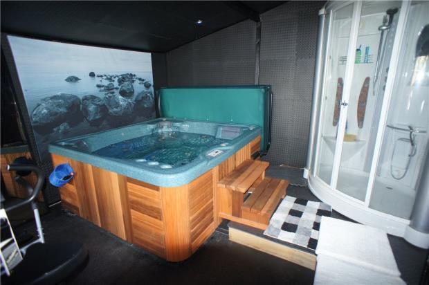 Garden Lodge Room 1