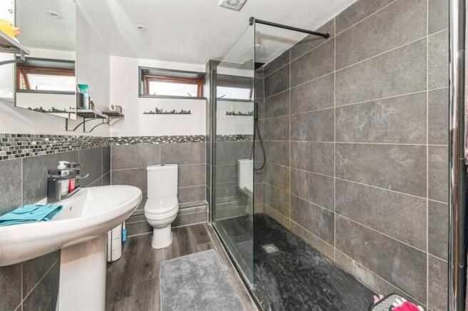 3 bed Semi-Detached for sale Image 11