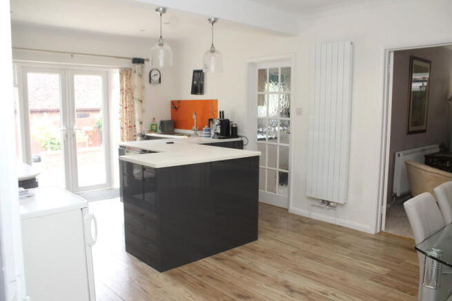 Kitchen/Breakfast...