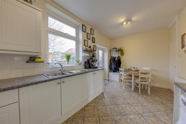 Kitchen Alt