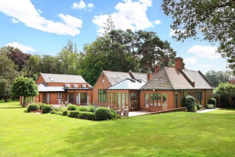 Ridge Lane, Newnham, Hook, Hampshire, RG27