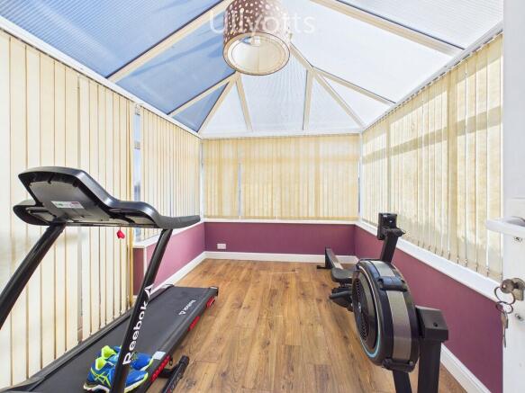 4 bed Detached for sale Image 10