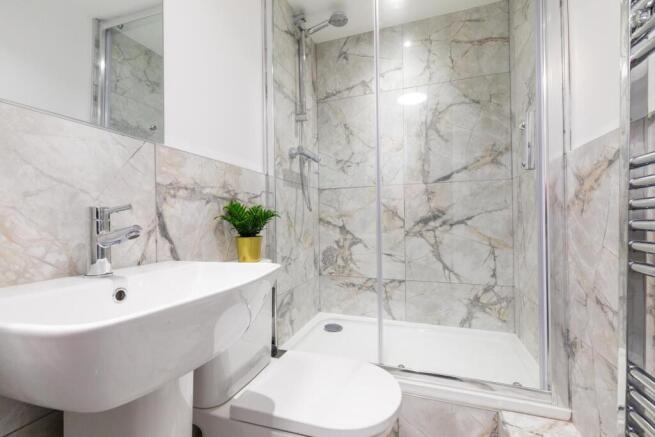 5 bed House to rent Image 6
